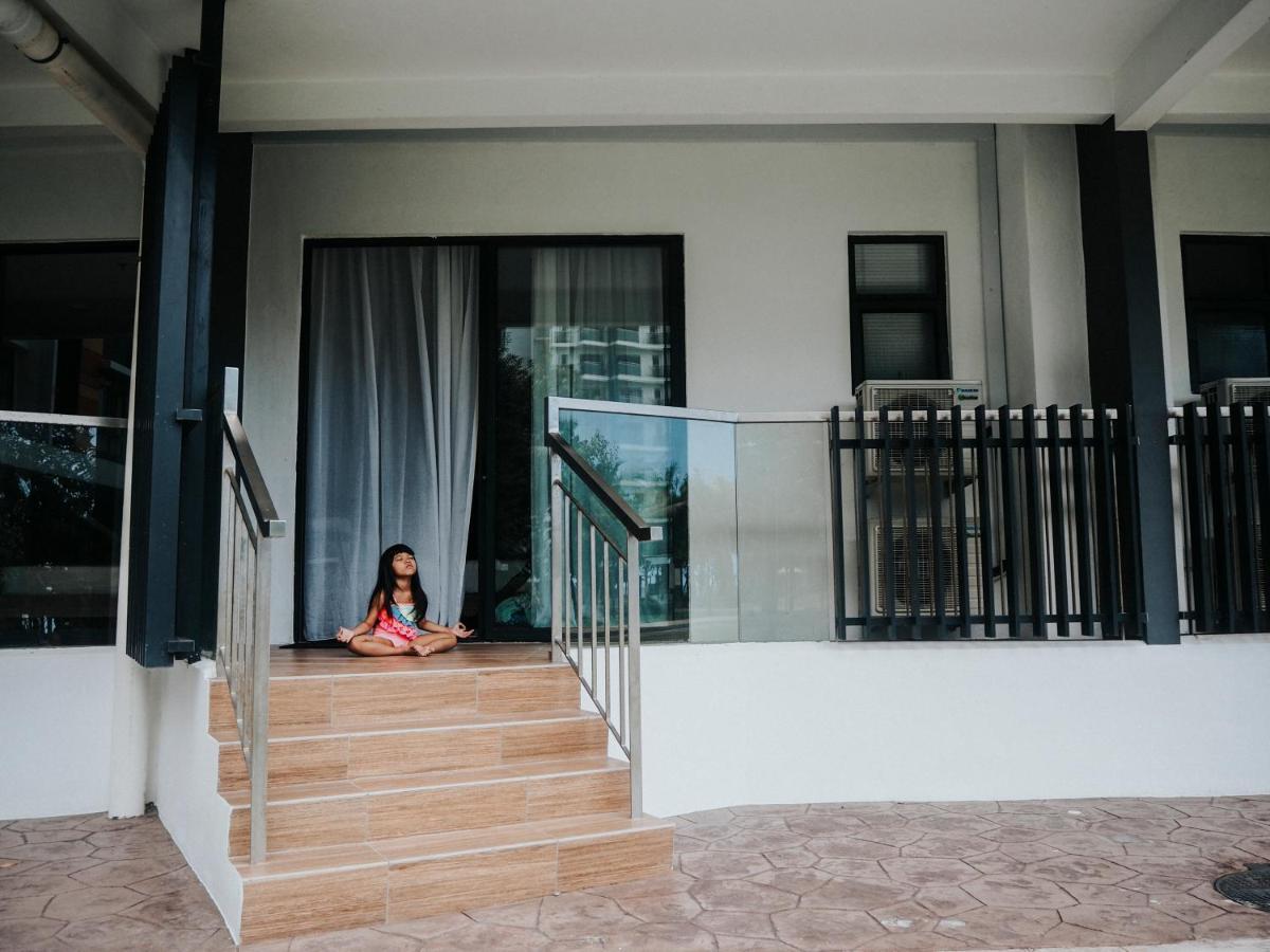 קואנטאן Timur Bay Groundfloor Pool & Seaview מראה חיצוני תמונה